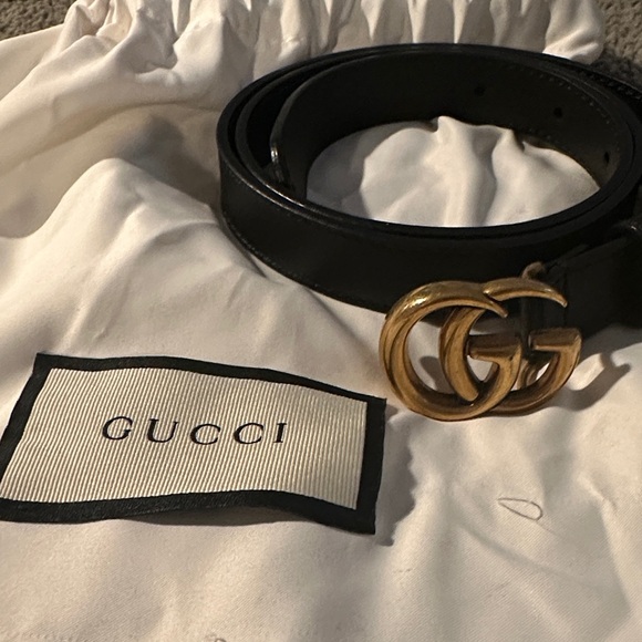 Gucci Black Belt with Gold GG Emblem - Picture 1 of 4